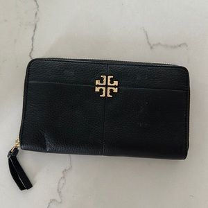 Tory Burch Zip Wallet
